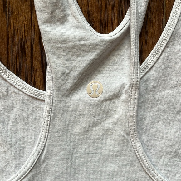 Lululemon ombré tank, white and tan size 6 - Picture 7 of 7